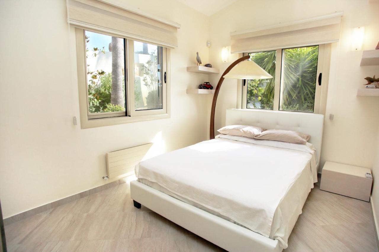 Seafront 5 Bedroom Paradise In Sea Caves *