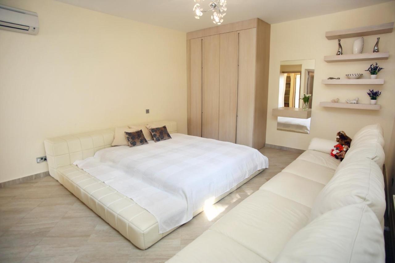 Seafront 5 Bedroom Paradise In Sea Caves *