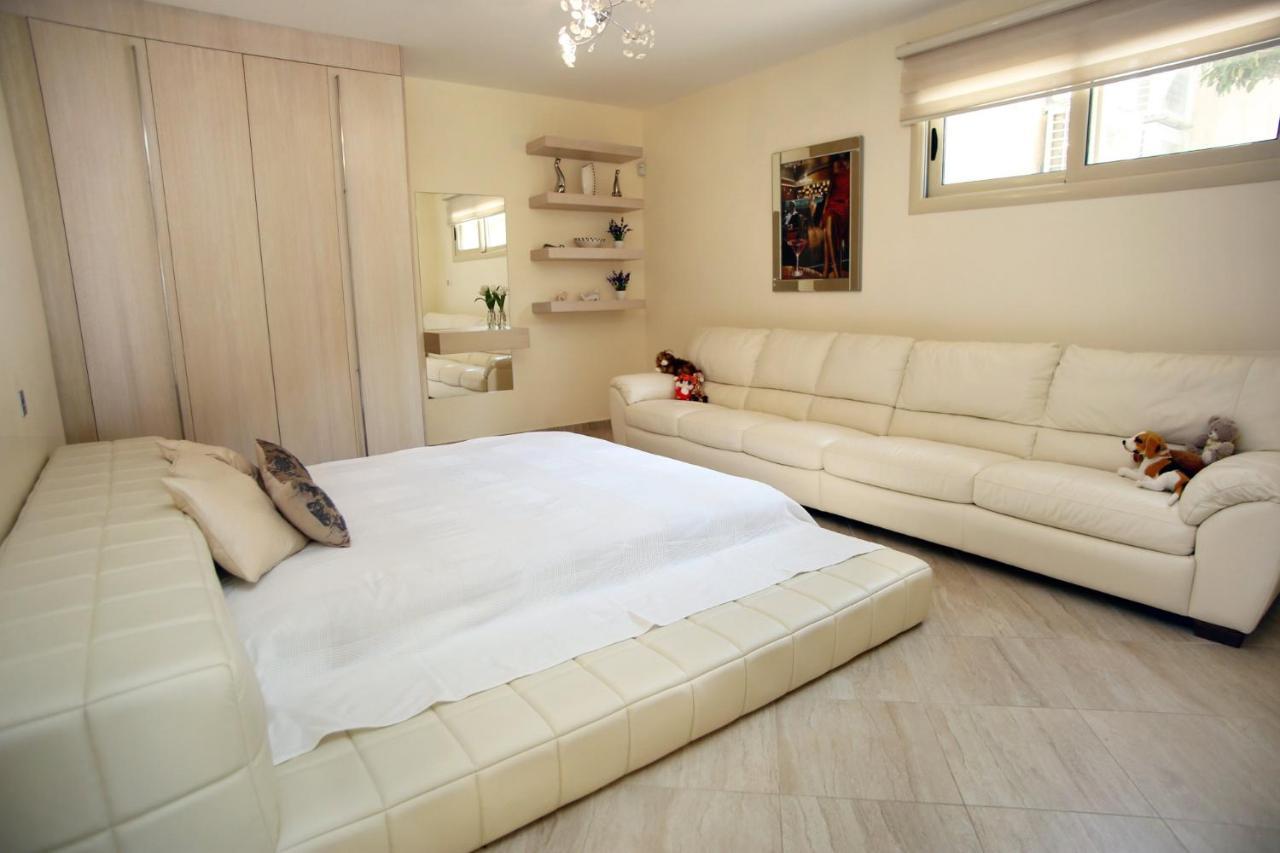Seafront 5 Bedroom Paradise In Sea Caves *