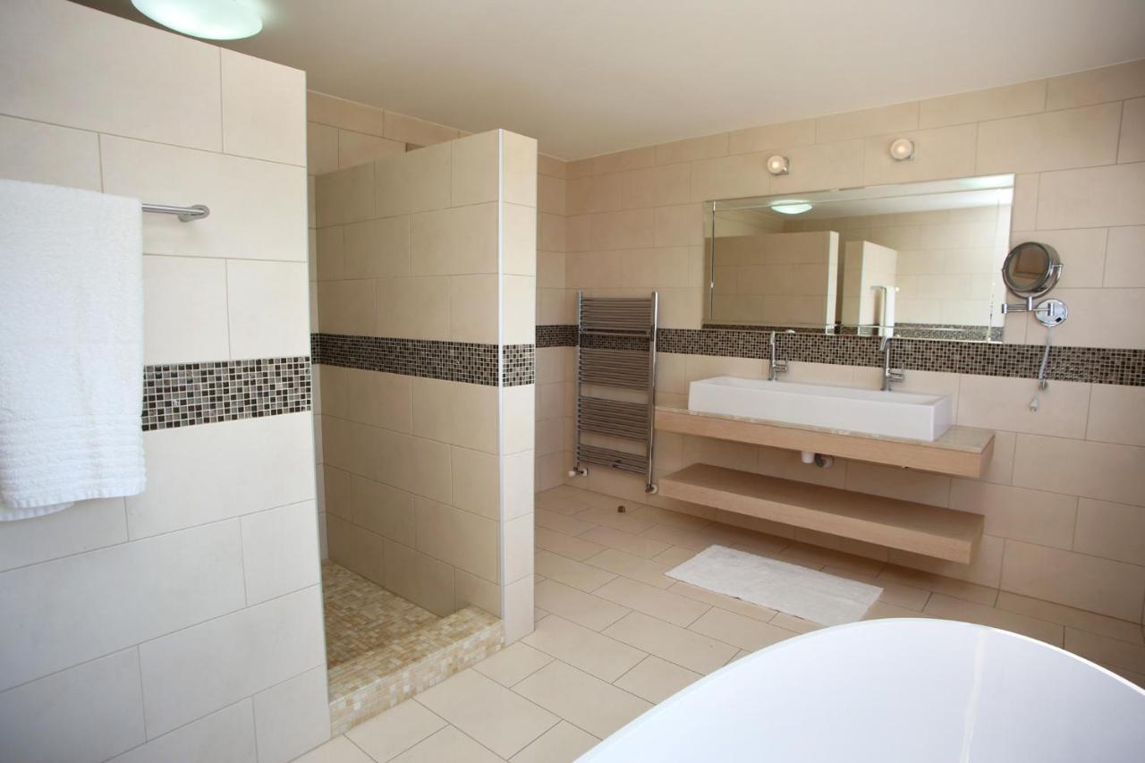 Seafront 5 Bedroom Paradise In Sea Caves Villa
