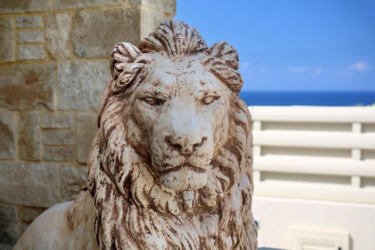 Seafront 5 Bedroom Paradise In Sea Caves * Peyia