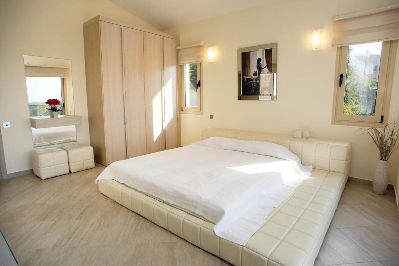 Villa Seafront 5 Bedroom Paradise In Sea Caves *