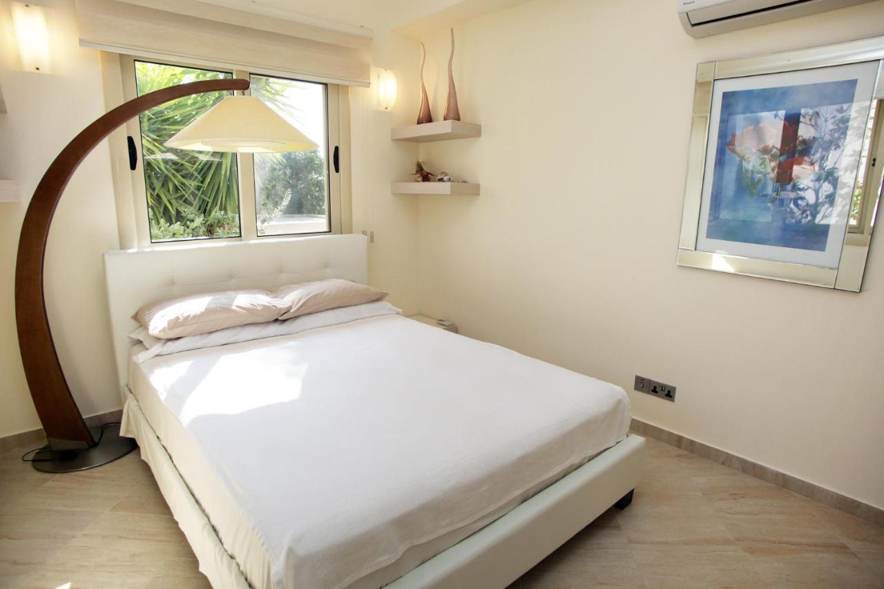 Villa Seafront 5 Bedroom Paradise In Sea Caves *