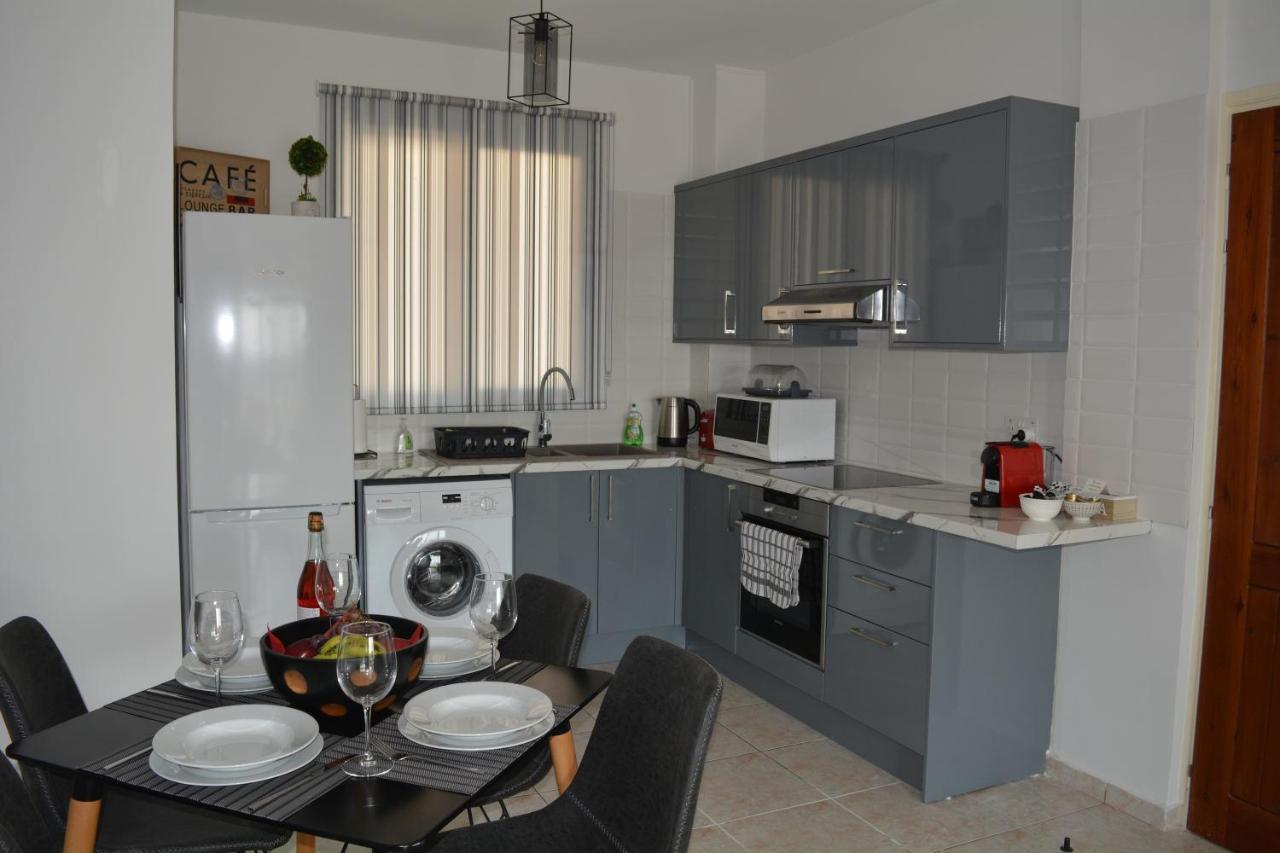 Apartment Eden Heights - Chlorakas Paphos - Sea View Luxury 2 Bed By Yiota Klorakas