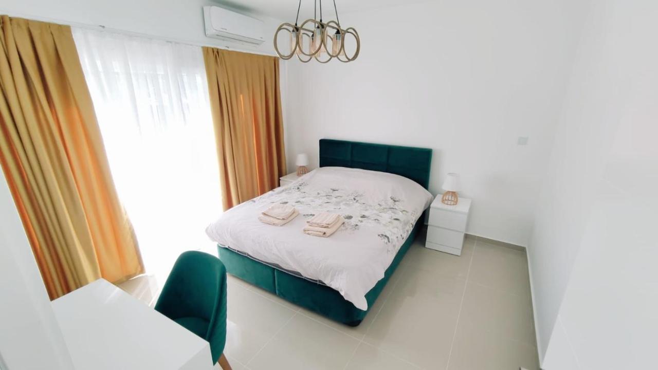 Rufus Brand New Caesar & 1 Bedroom With Big Terrace *