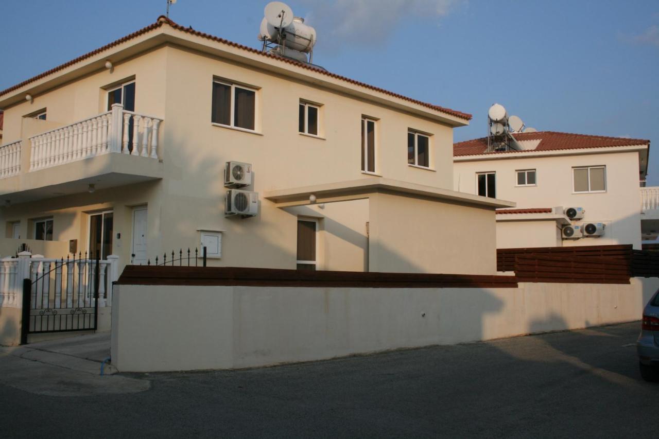 Villa Nissi *