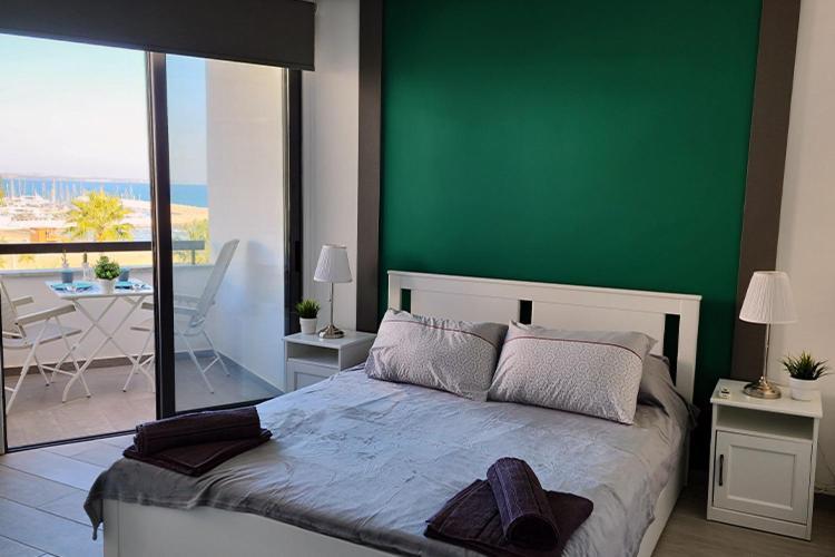 Prime Beachfront On Finikoudes Appartement *