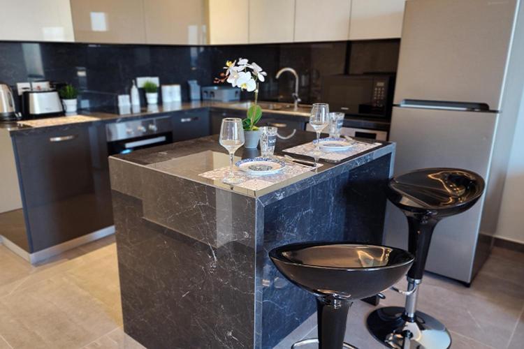 Prime Beachfront On Finikoudes Appartement *