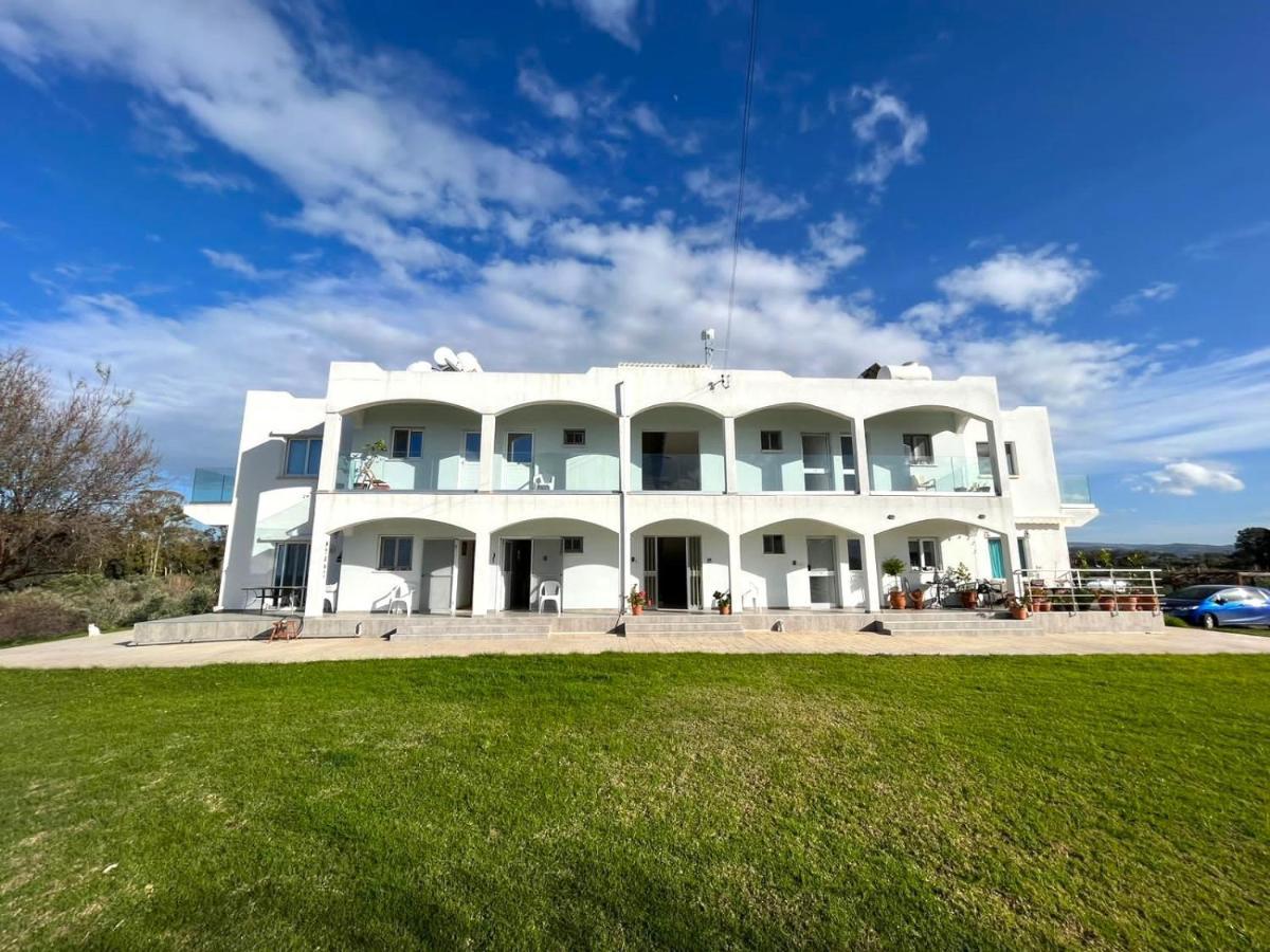 White House With Sea View And Parking Polis