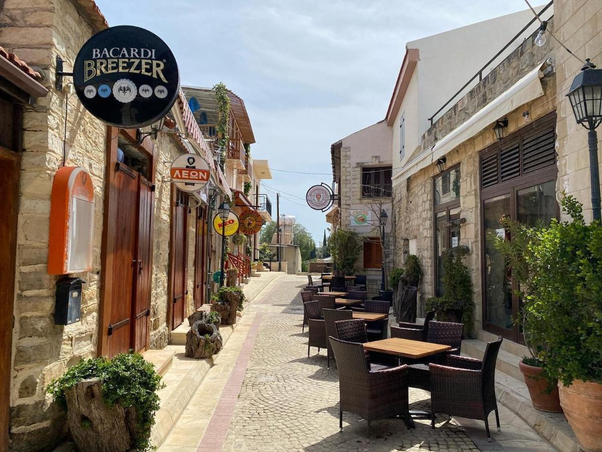 Chariandry Court * Pissouri