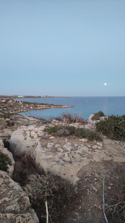 Fantastic 4 Cyprus First Line Beachfront * Boghaz