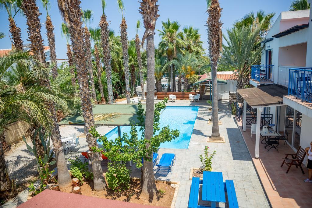 Aparthotel Periyiali 2*