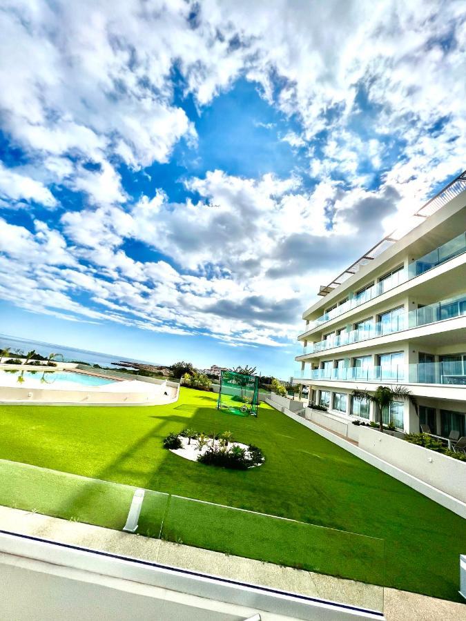 Emerald Apartment *