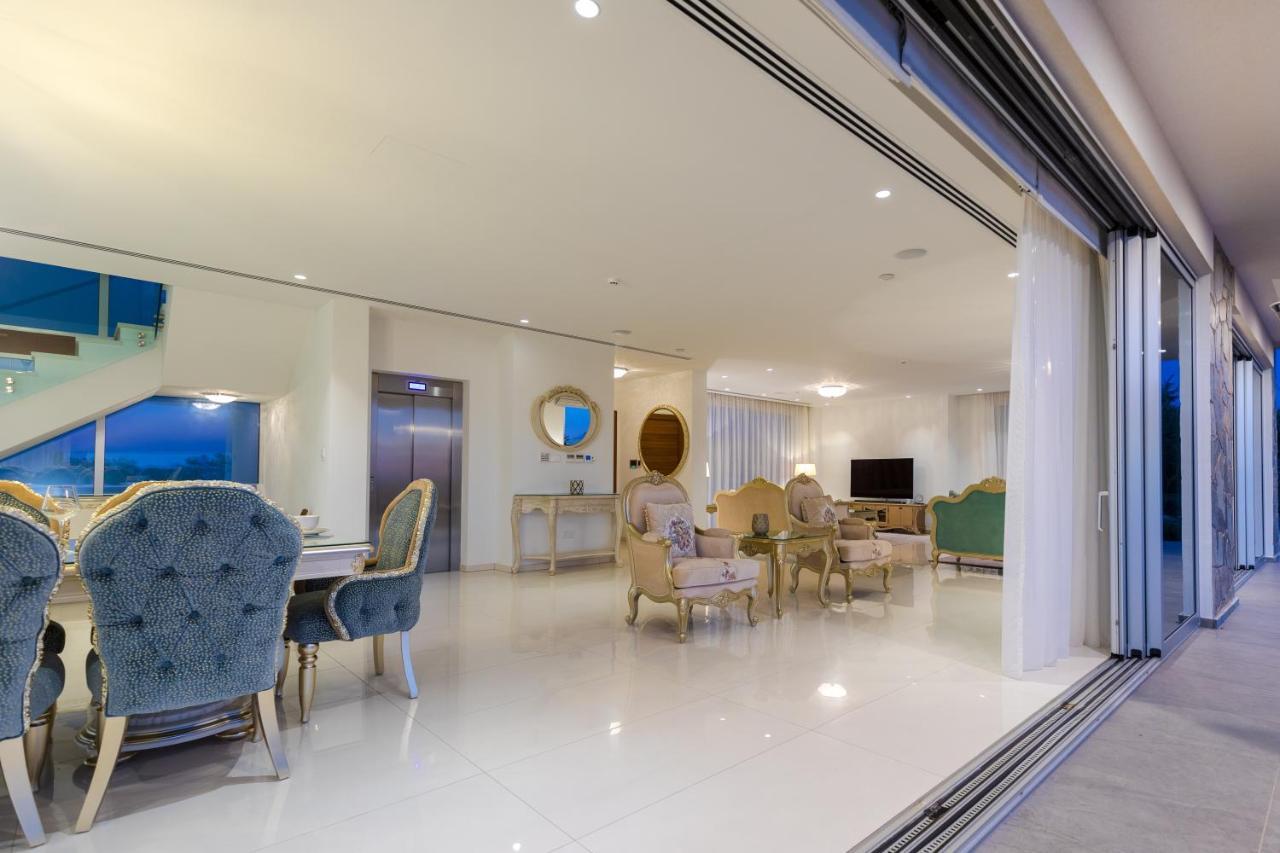 Villa Palace Of Mediterranean Beachfront *
