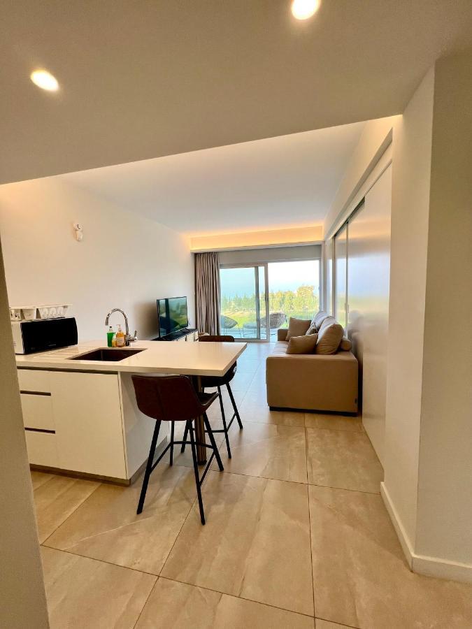 Emerald Apartment *