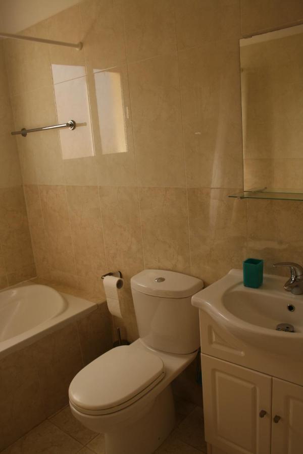 Nissi Villa *