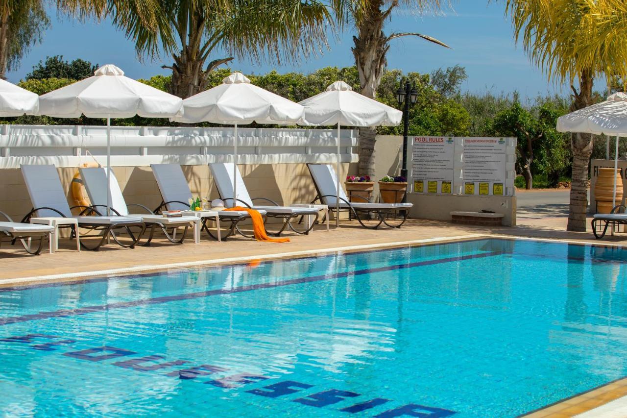 Aparthotel Flouressia Gardens 3*