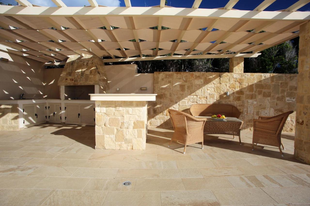 Seafront 5 Bedroom Paradise In Sea Caves Villa