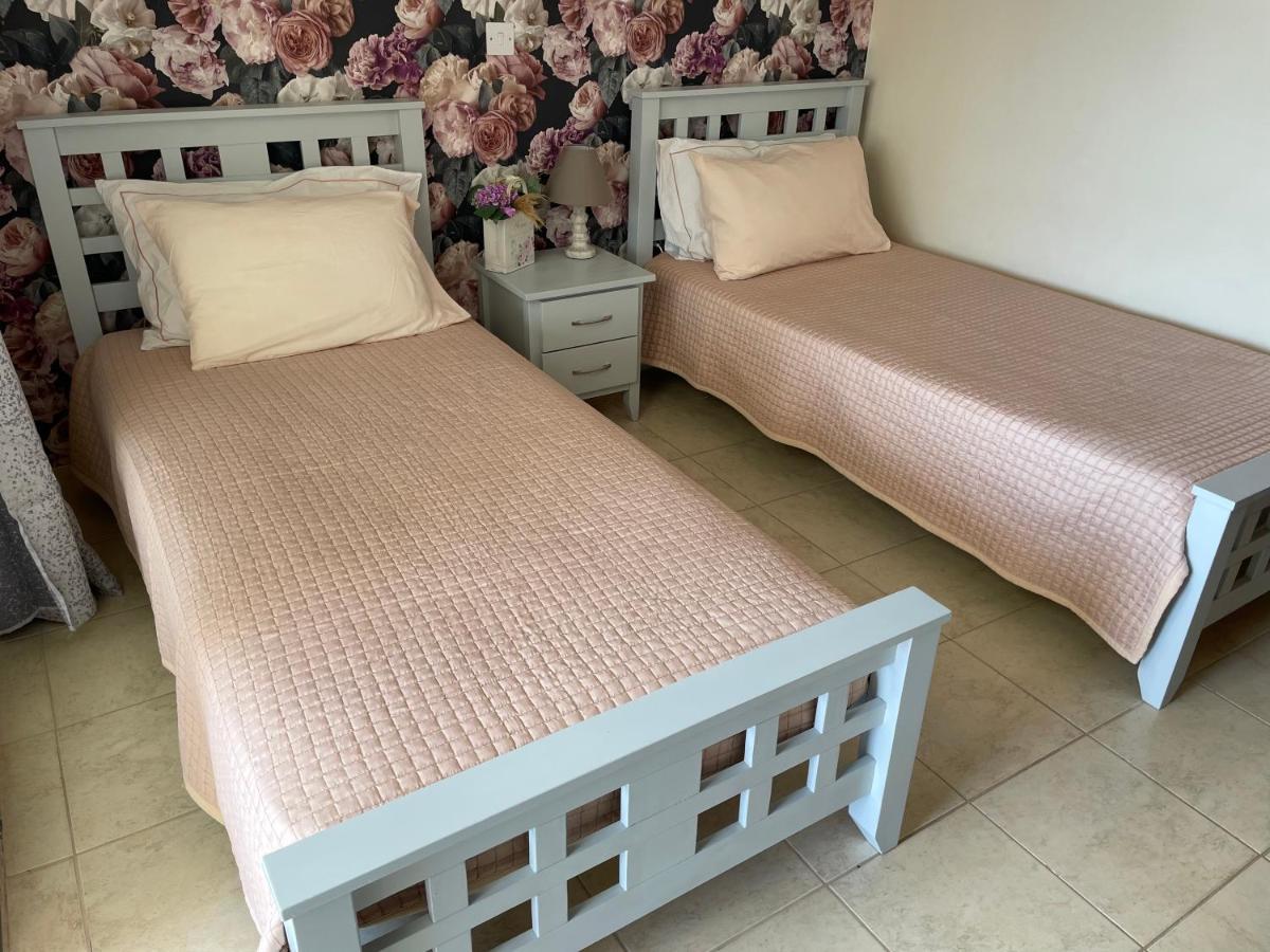Villa Denis, Marine Drive, Coral Bay Peyia