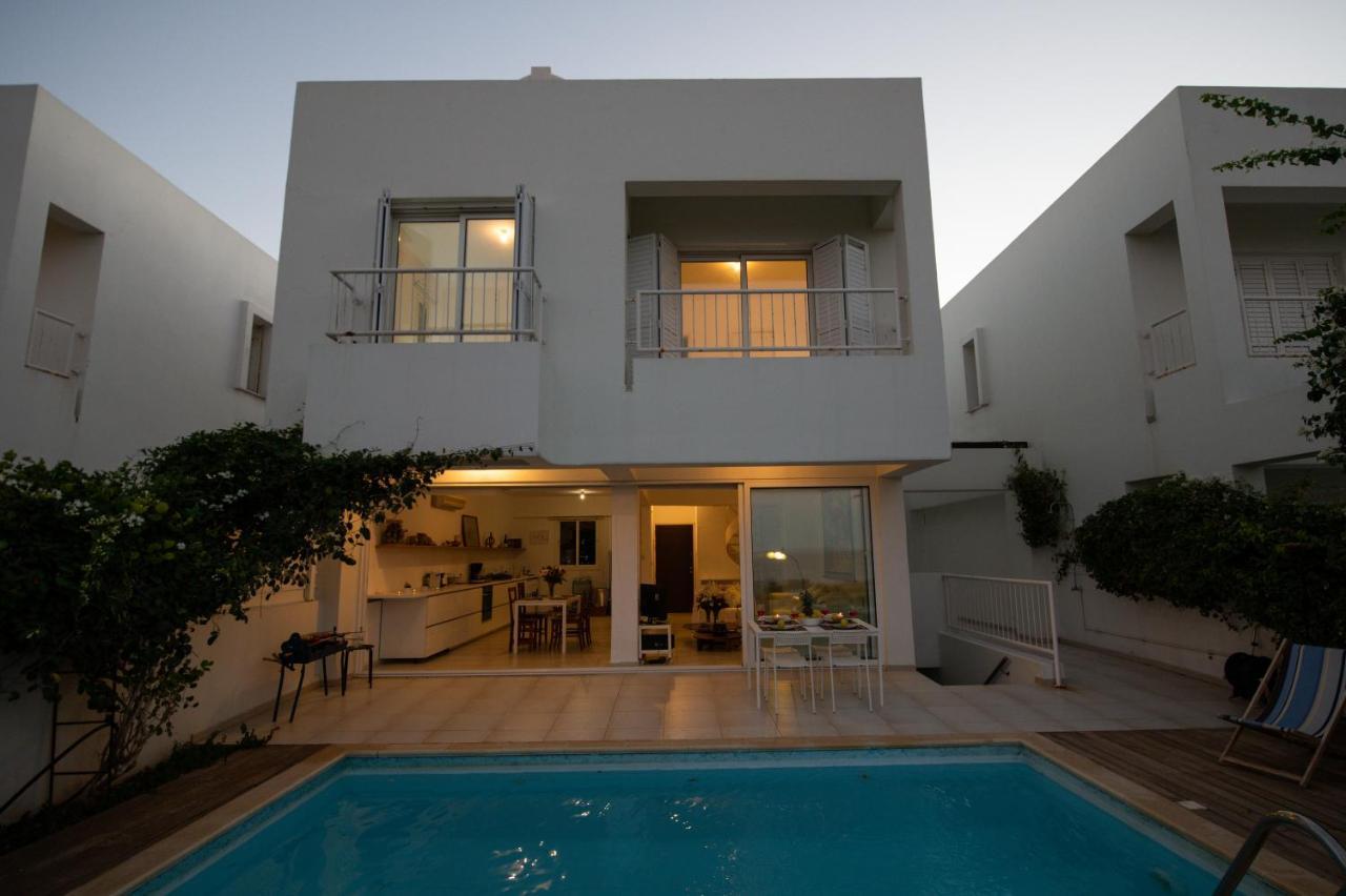 Jasmine Sea Front Villa *