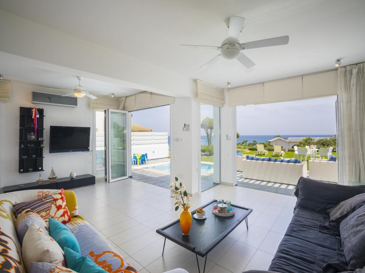 Villa Seafront Sirina Pearl *