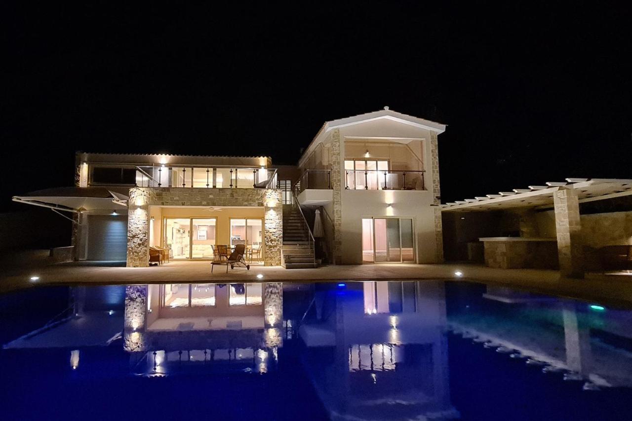 Villa Seafront 5 Bedroom Paradise In Sea Caves *