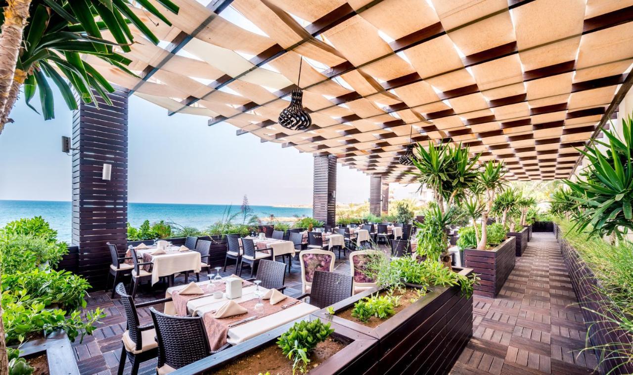 Vuni Palace Premium & & Casino Beachfront Location !