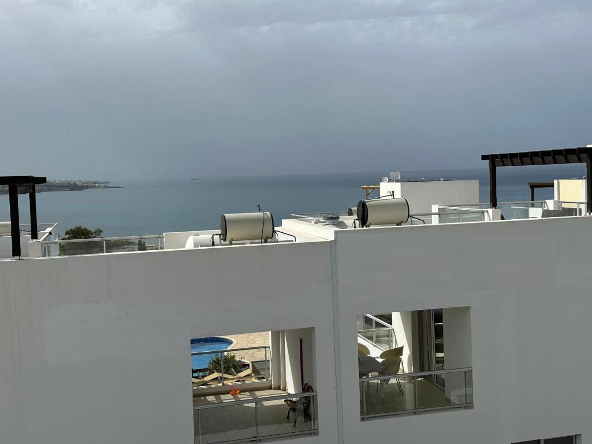 Sunny Breeze In A Prime Spot Near Everything Villa