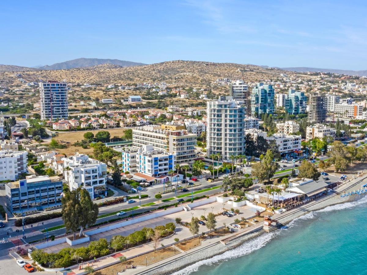 Marathon With Shared Pool Apartment Limassol