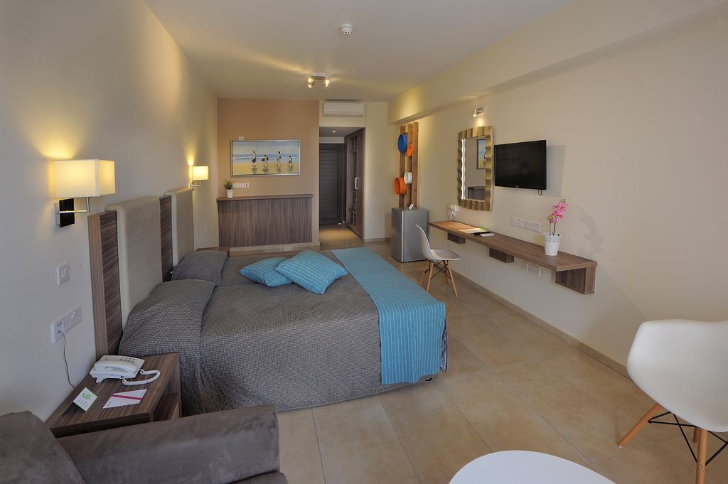 Nelia Gardens Hotel 4*
