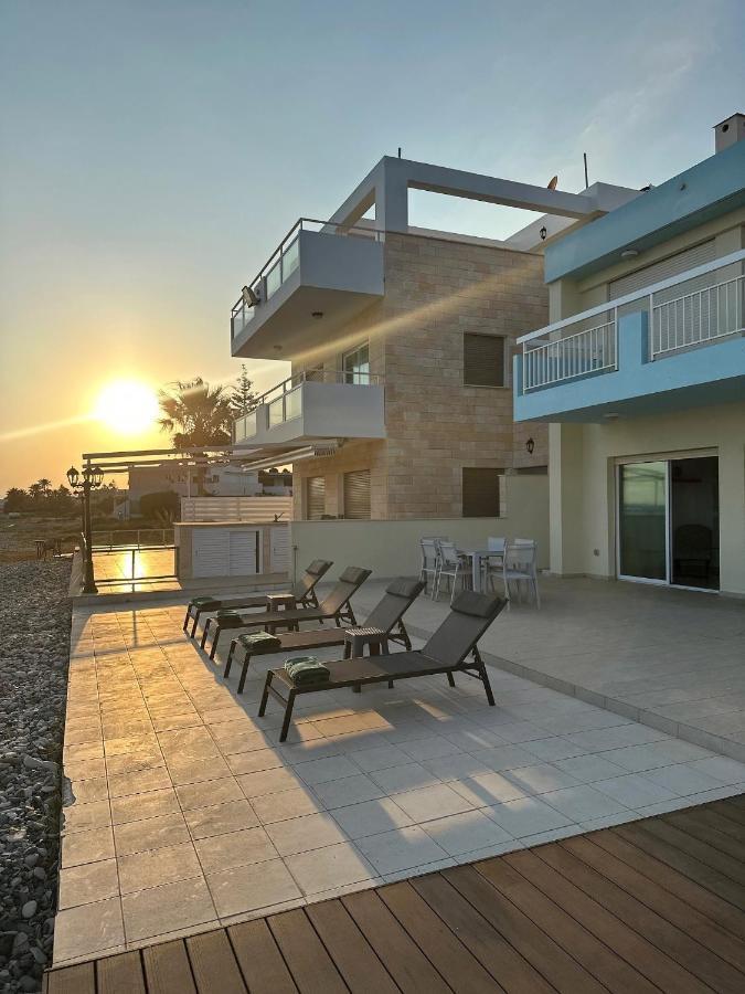 Sayers Beachfront Villa