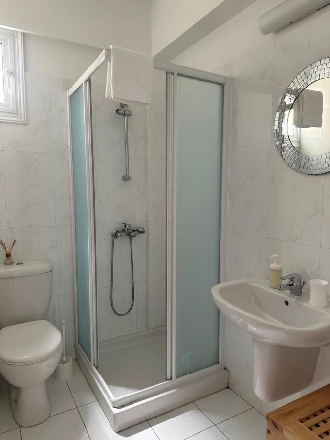 Villa Sayers Beachfront Perivolia
