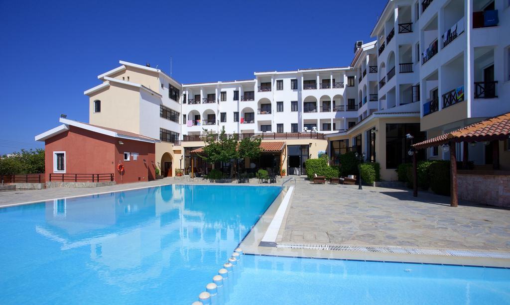 Episkopiana & Sport Hotel 3*
