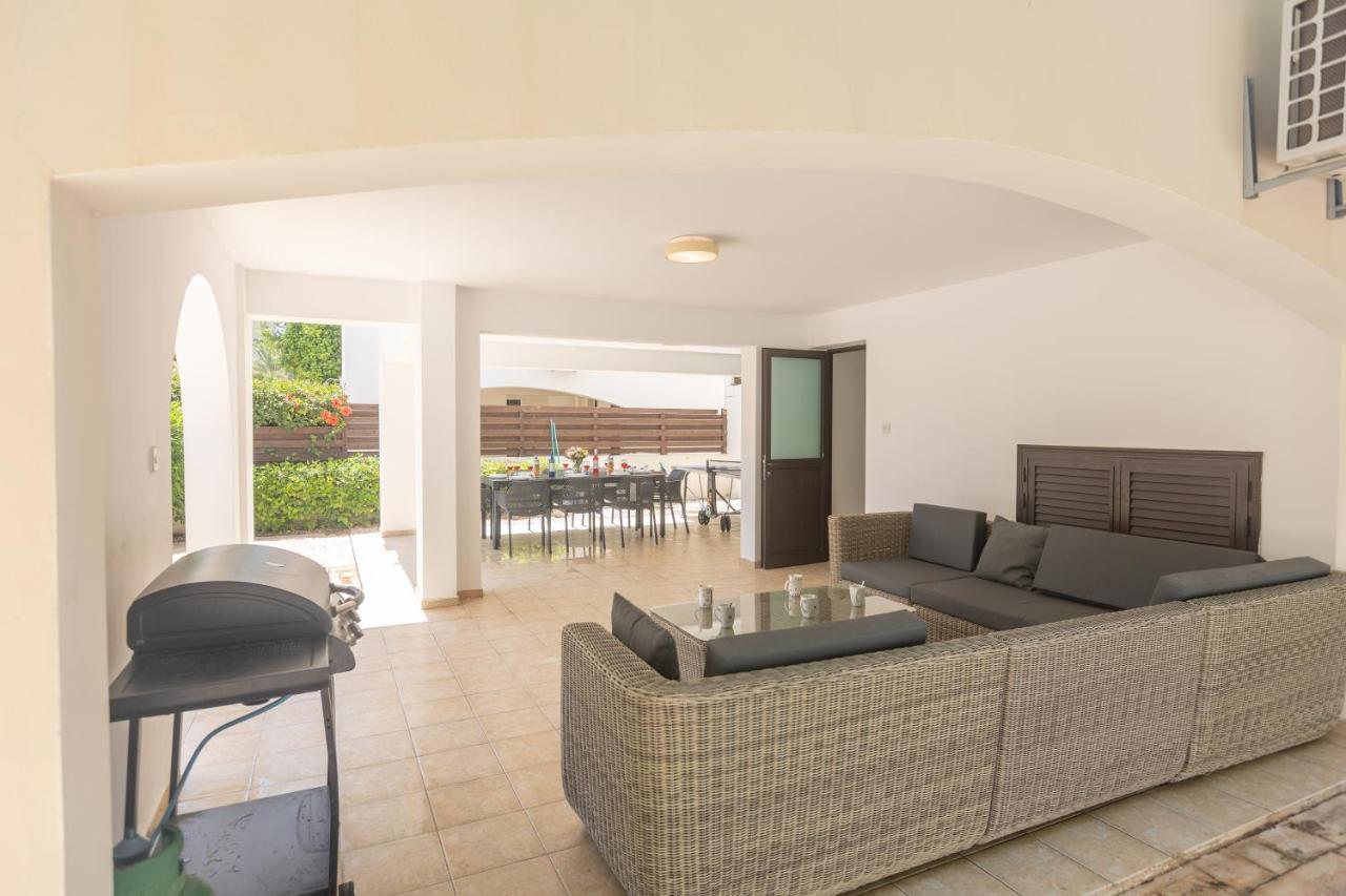 Villa Mylos *