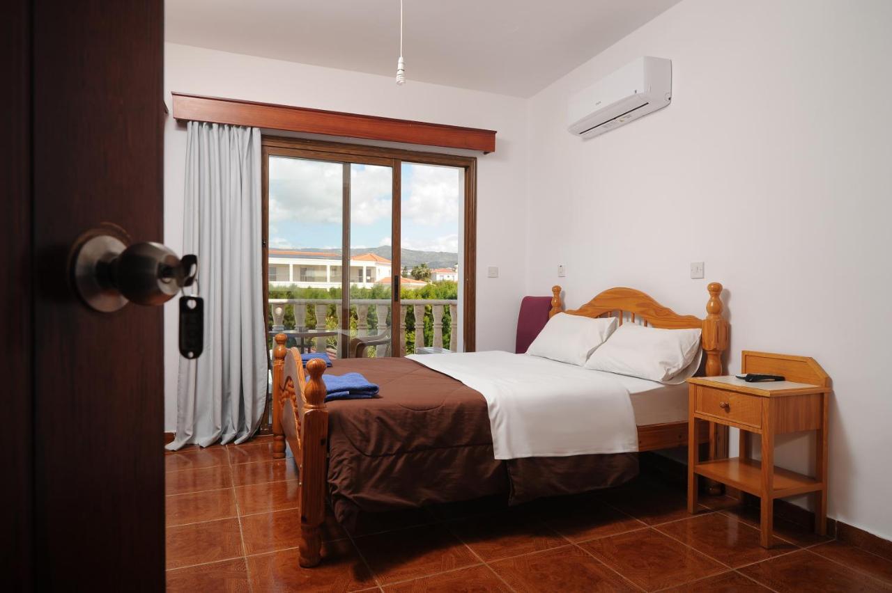 Bed & Breakfast Bella Rosa Cyprus Coral Bay