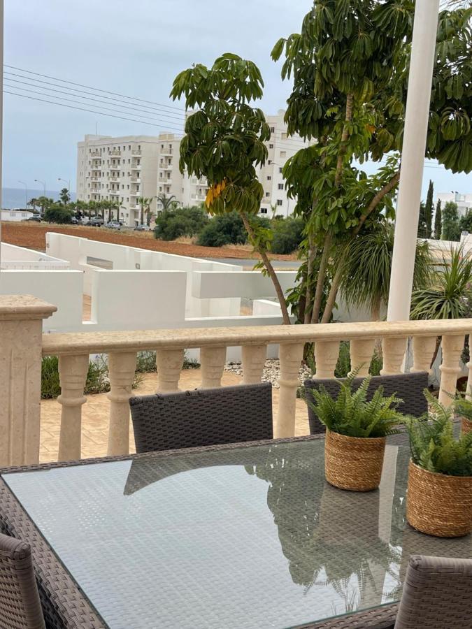 Tonia Seaview Villa *
