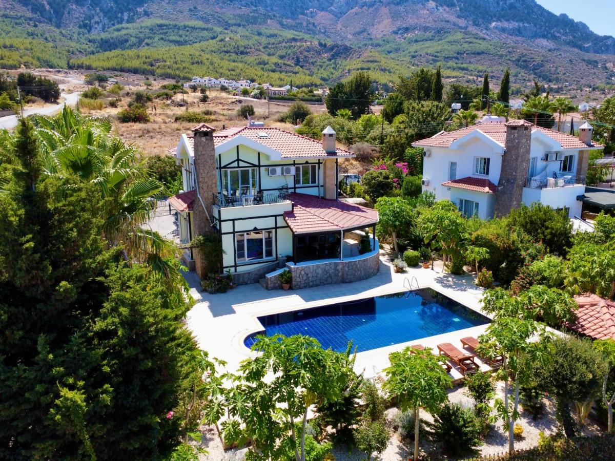 Villa 4 Bedroom Deluxe With Mountain And Sea View *