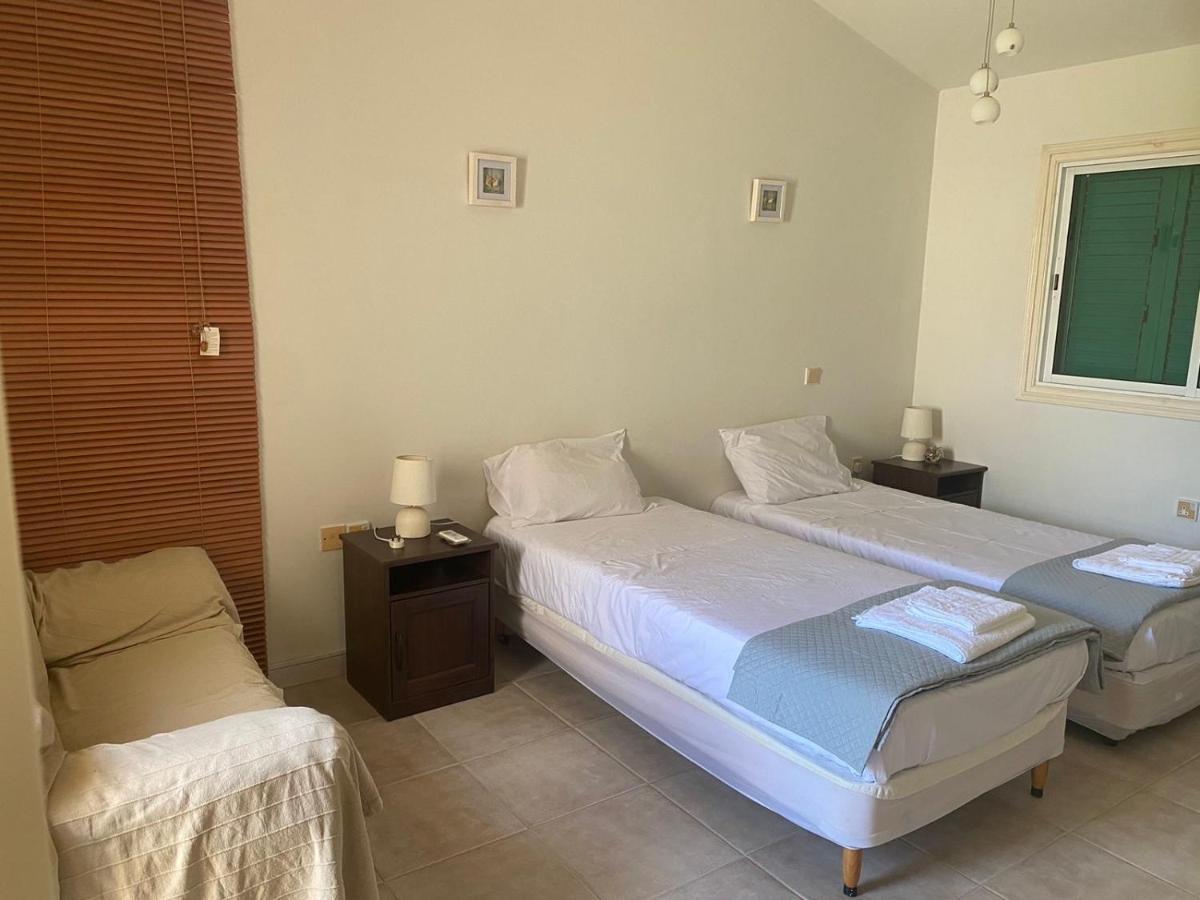 Konnos Holiday home *