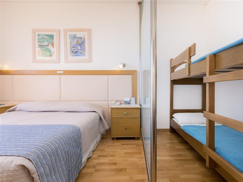 Golden Coast 4*
