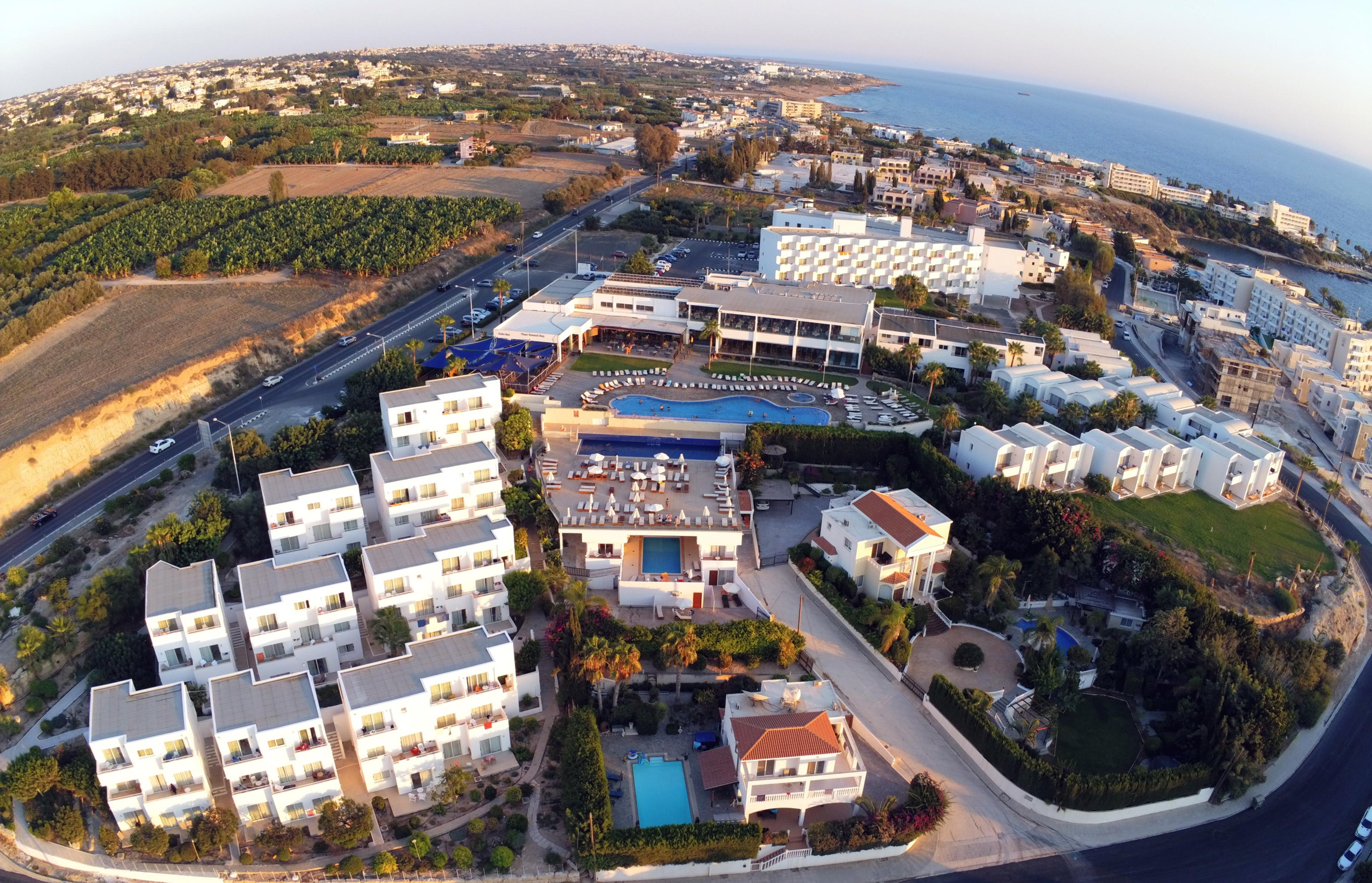 Theo Sunset Bay