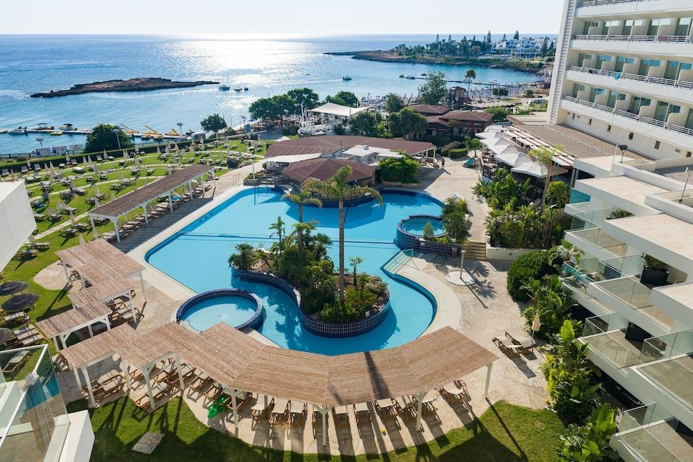 Capo Bay Hotel Protaras