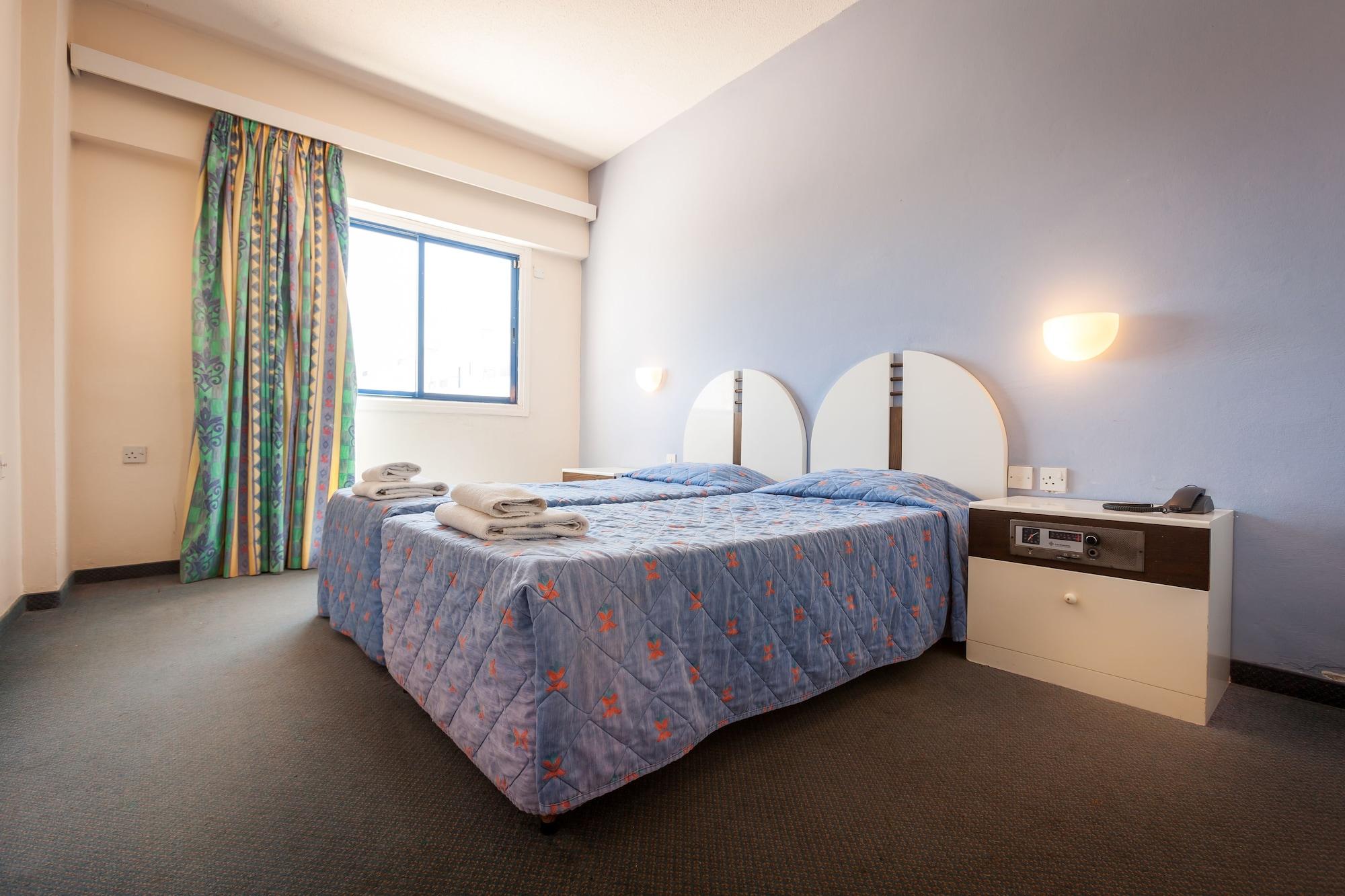 Crown Elamaris Aparthotel