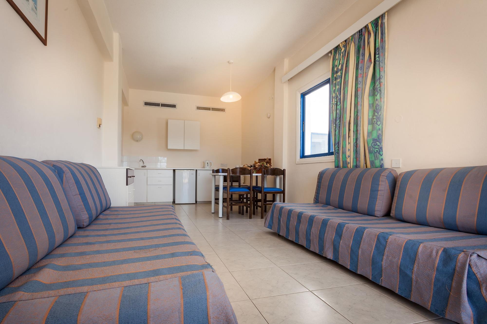 Crown Elamaris Aparthotel