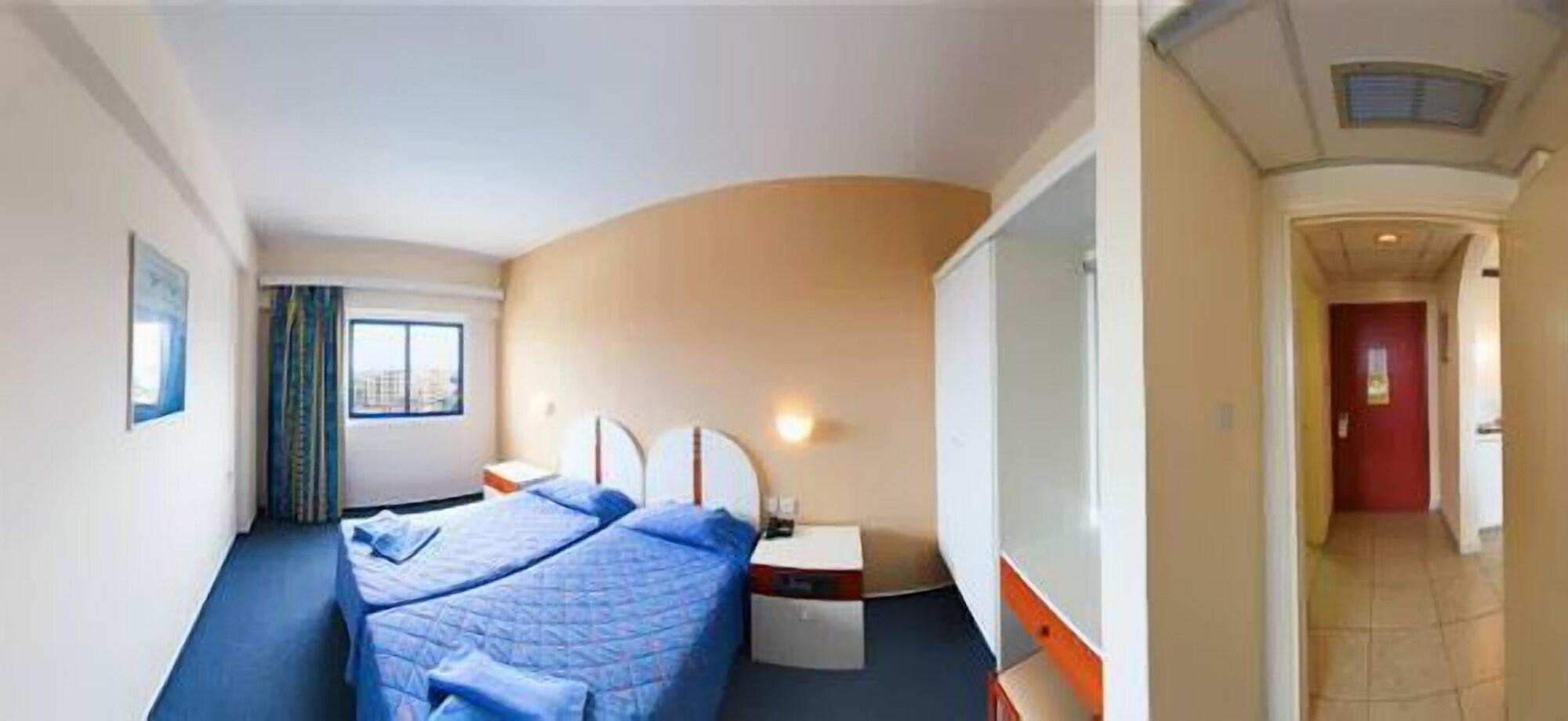 Crown Elamaris Aparthotel