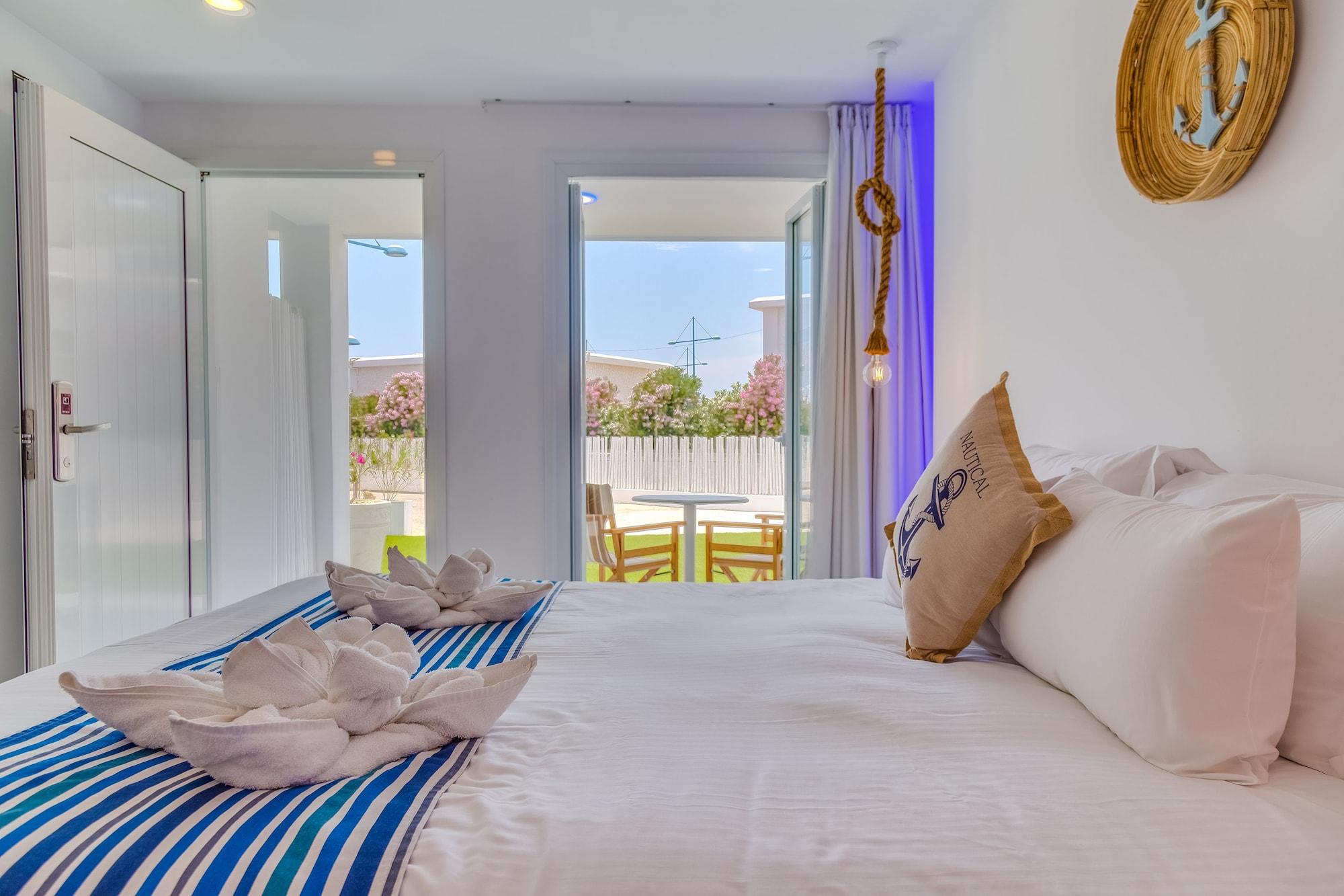 Blue Harbour Boutique 3*