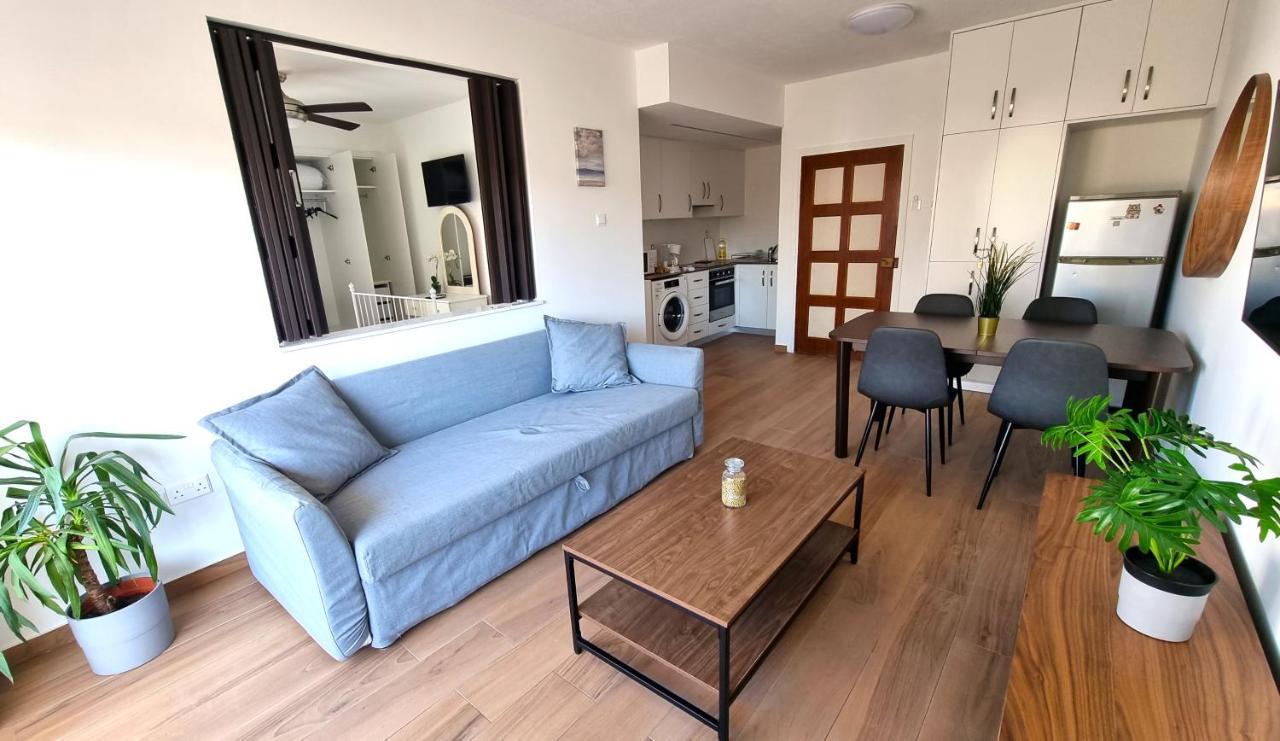Apartment Sea View - 2 Min Walk To The & 200 Mbit Highspeed Internet Larnaca