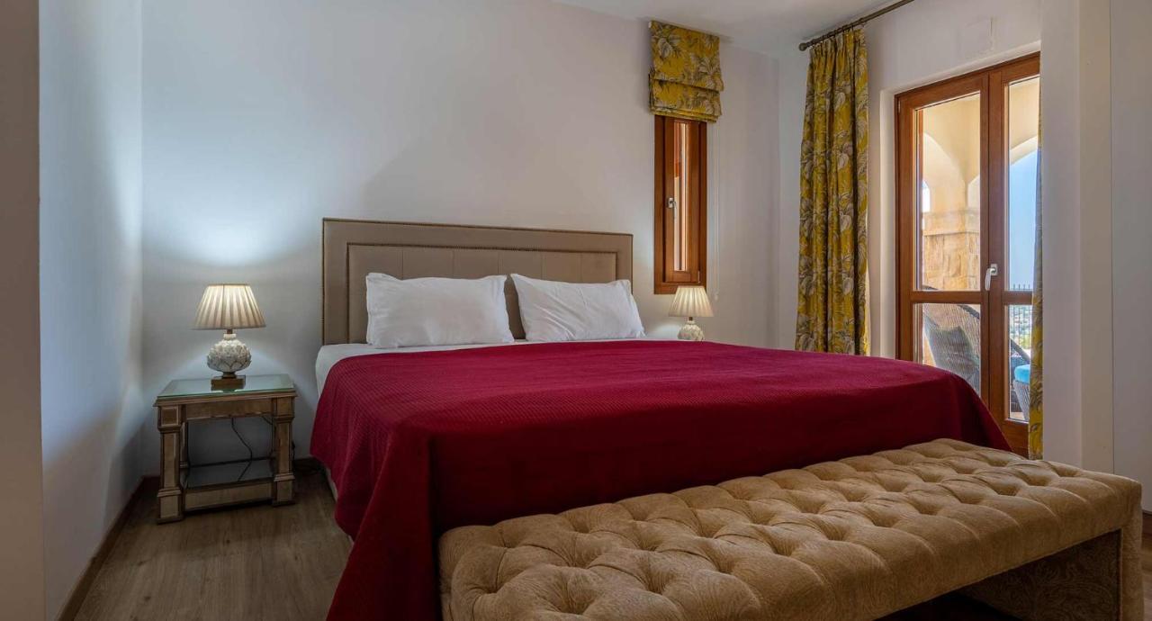 3 Bedroom Melandra With Private Pool And Sea Views, Aphrodite Hills * Kouklia