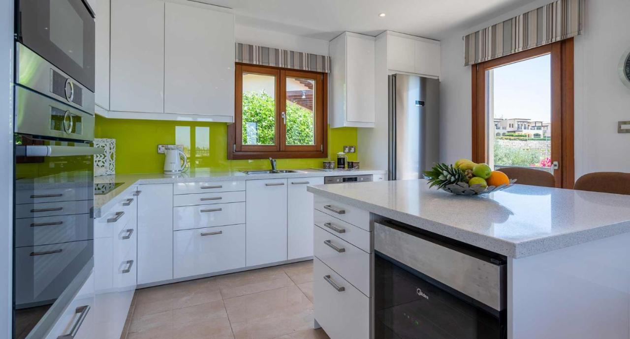 Villa 3 Bedroom Melandra With Private Pool And Sea Views, Aphrodite Hills *