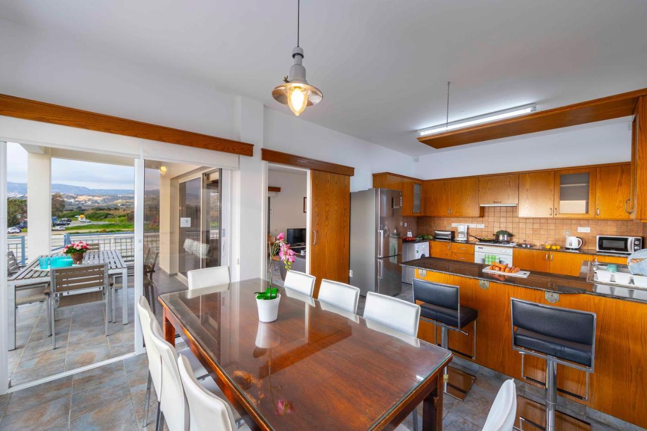 Blue Coral Villas: Exclusive Oceanfront Retreat Villa