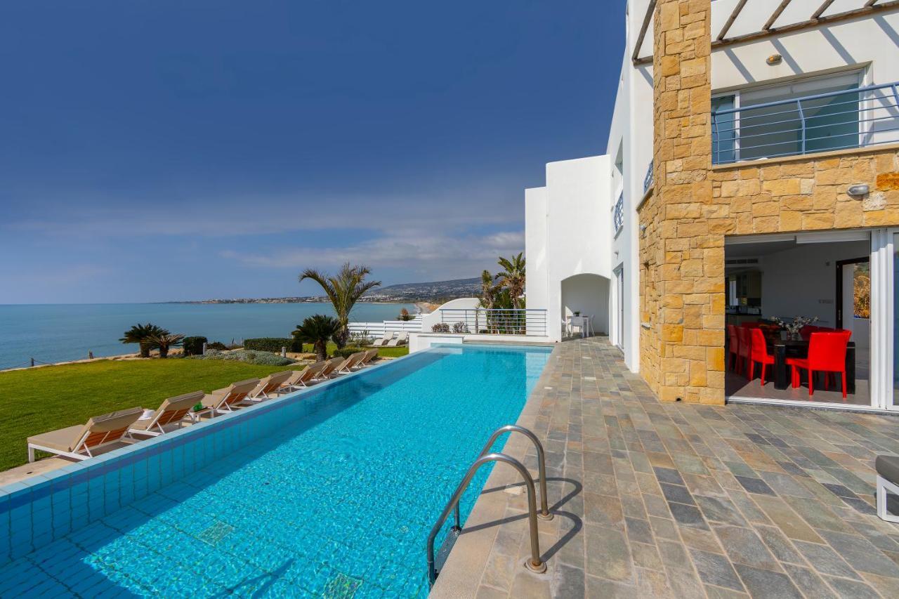Blue Coral Villas: Exclusive Oceanfront Retreat Villa